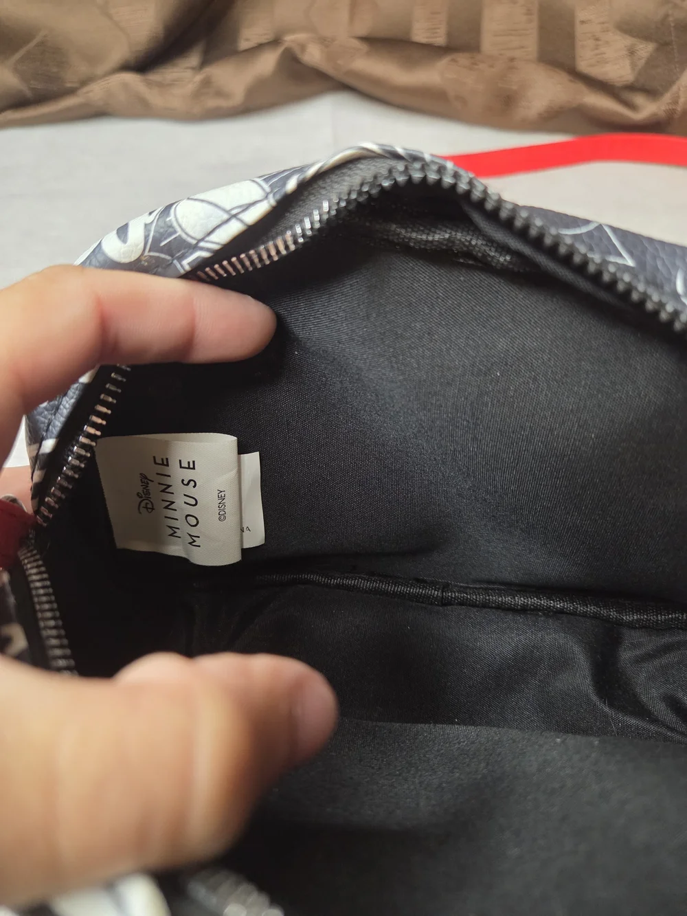 Disney Black & Red Minnie Mouse Crossbody Bag-Project